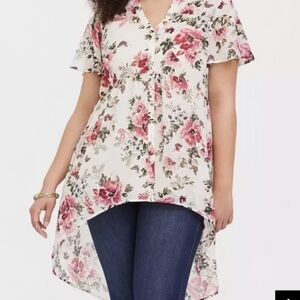 Torrid White Floral V-Neck Tunic with Pink Roses